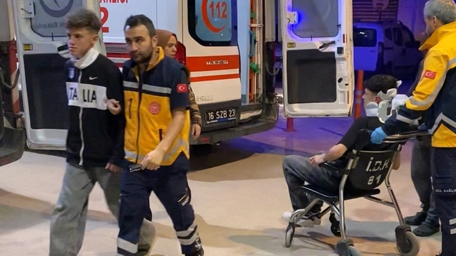 Yolda yürürken 'yan baktın' tartışmasında 2 çocuk tabanca kabzasıyla darbedildi