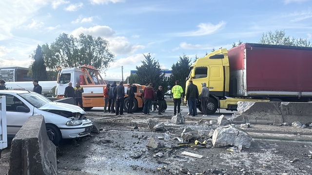 Sakarya'da 4 aracın karıştığı kazada 1 kişi yaralandı