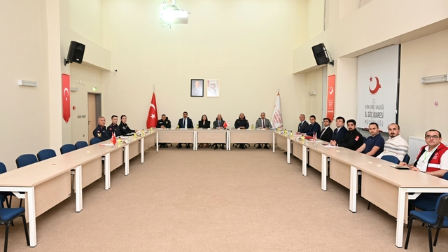 Kırklareli Valisi Turan, Pehlivanköy Geri Gönderme Merkezinde incelemede bulundu