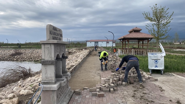 Şarkışla'da Millet Bahçesi'nde yenileme çalışması başlatıldı