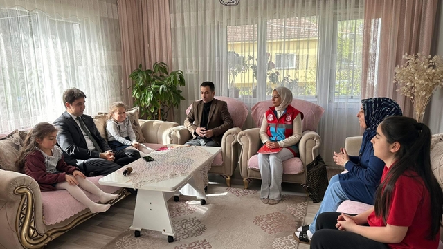 Türkeli'de "Aile Yılı" kapsamında hane ziyareti gerçekleştirildi
