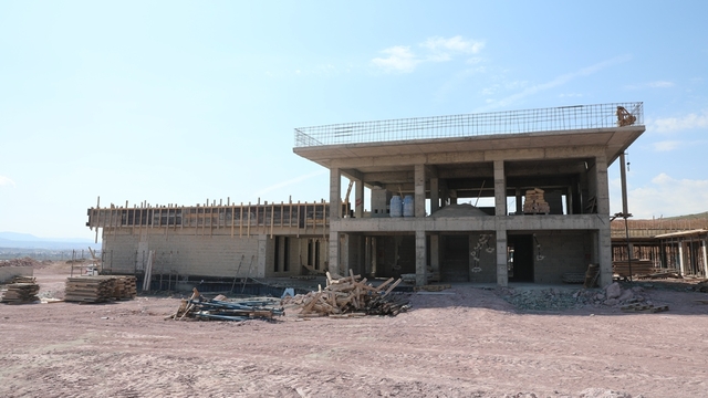 Başkan Çolakbayrakdar, Hayvan Bakımevi ve Rehabilitasyon Merkezi inşaatını inceledi