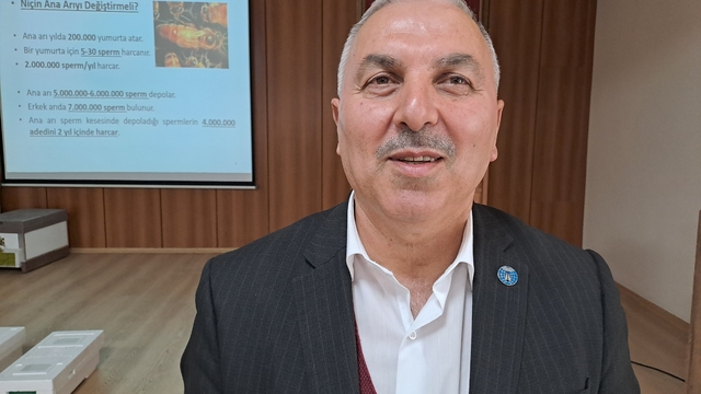 Sakarya'da arıcılara yeni nesil ana arı üretimi eğitimi verildi