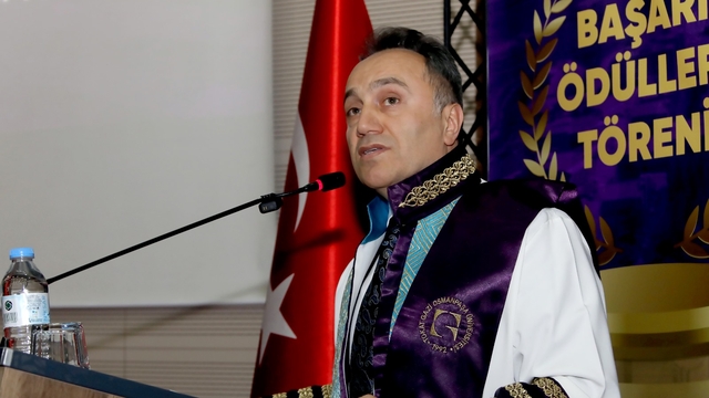 TOGÜ'de 53 kişiye başarı ödülü verildi