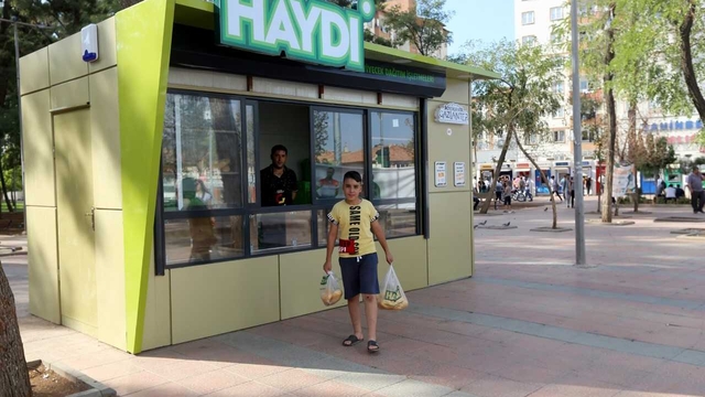 Gaziantep'te "Haydi" büfelerinde satışa sunulan ekmeğin fiyatı 7 liraya düştü