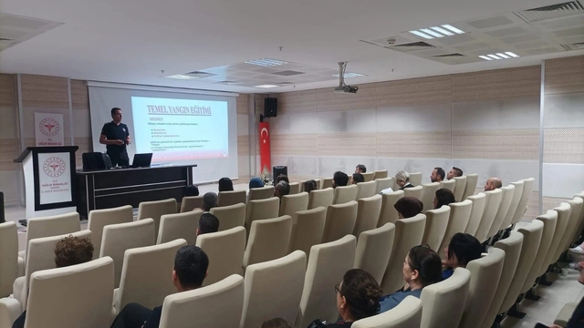 Edirne'de hastane personeline yangın eğitimi verildi