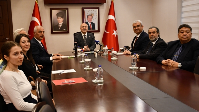 Adana'da evlenecek gençlere alışverişlerinde indirim sağlanması amacıyla protokol imzalandı