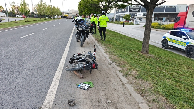 İnegöl'de "dur" ihtarına uymayıp kaçan motosiklet sürücüsü kaza yaptı