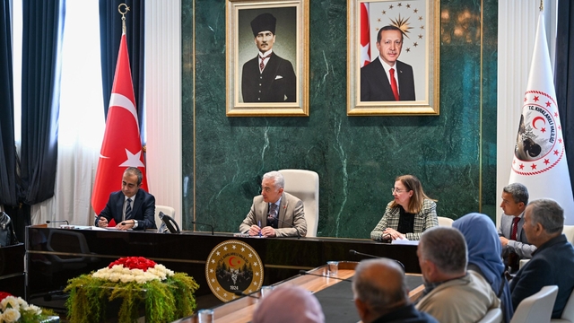 Kırklareli Valisi Turan, vatandaşlarla bir araya geldi