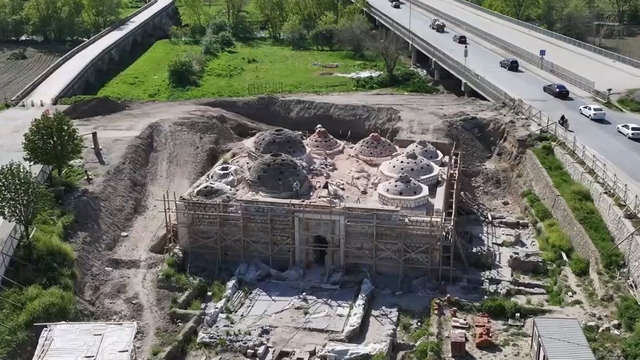 Edirne'de müze olarak işlevlendirilecek Gazi Mihal Hamamı'nda restorasyon çalışmaları sürüyor