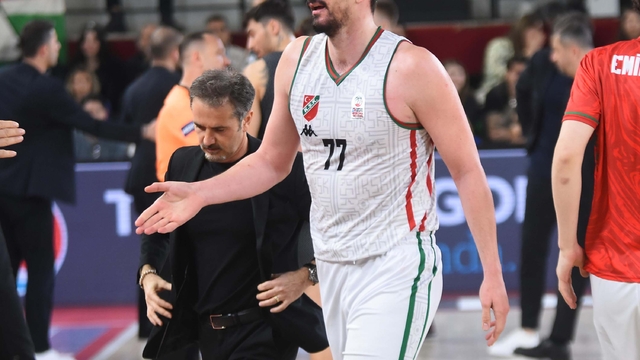 Karşıyaka'da basketbolda Muhsin zirvede