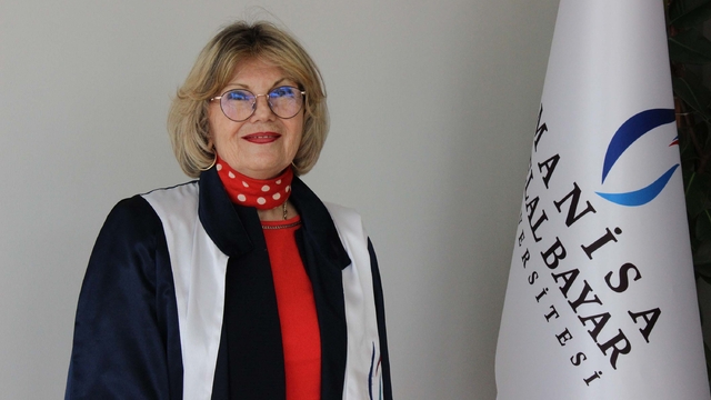 40 yıl sonra üniversiteye döndü; 72 yaşında doktorasını tamamladı