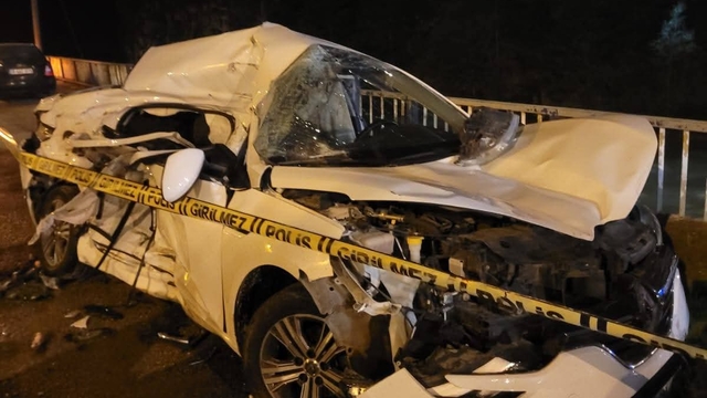 Giresun'da otomobiller çarpıştı; 2 ölü, 3 yaralı