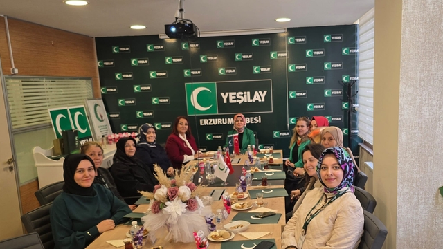 Yeşilay Erzurum Şubesi "Bağımlılıkla Mücadele İstişare Toplantısı" yaptı