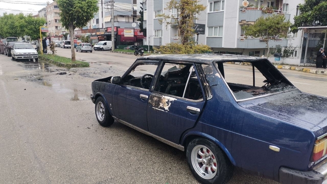 Mudanya'da seyir halindeki otomobilde çıkan yangın söndürüldü