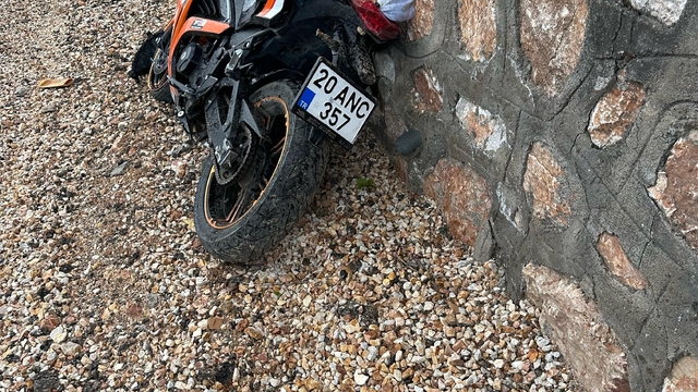Elazığ'da devrilen motosikletin sürücüsü yaralandı