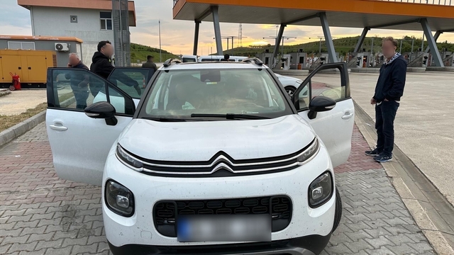 Kaçak göçmenleri İzmir'e götürmek isteyen yabancı uyruklu organizatör, Bursa'da yakalandı