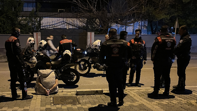 Kayseri'de cezaevinden izinli çıkan hükümlü, polisten kaçarken uyuşturucuyla yakalandı