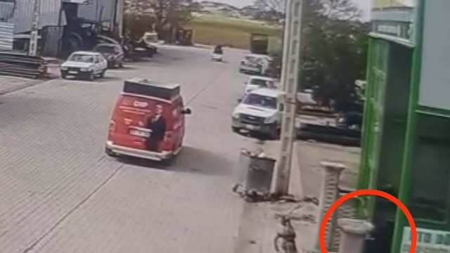 CHP aracı geçerken, silahla havaya ateş edildi iddiası: 2 gözaltı (3)