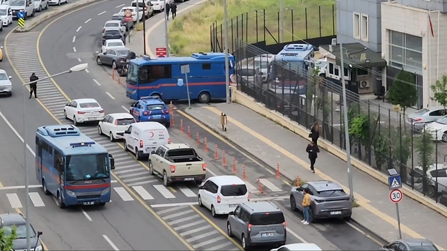 Narin cinayetinde 15 sanık, 'Suçluyu kayırma' suçundan 3'üncü kez hakim karşısında (2)
