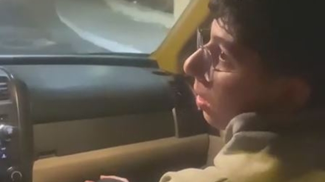 Öğrencilerin otostop çekip aracına binerek 'Dayı' dedikleri sürücü rektör çıktı