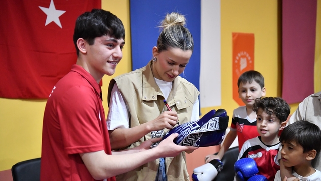 Milli boksör Hatice Akbaş, Malatyalı genç sporculara kariyer yolculuğunu anlattı: