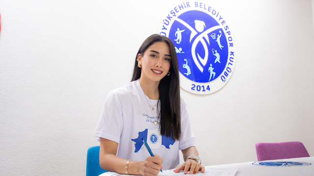 Aydın Büyükşehir Belediyespor Kadın Voleybol Takımı, İlarya Zararsız'ı transfer etti
