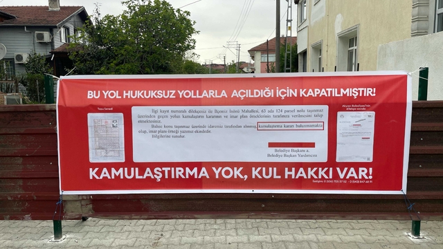 Arsa sahipleri, 25 yıl önce kamulaştırma yapılmadığını öne sürüp yolu kapattı