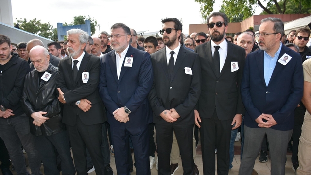 İş insanı Ömer Tolon, İzmir'de son yolculuğuna uğurlandı