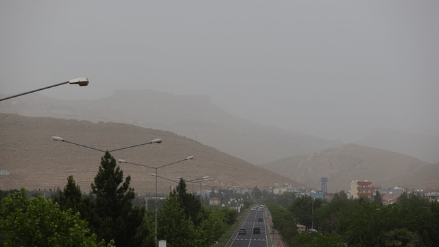 Mardin'de toz taşınımı etkisini sürdürüyor