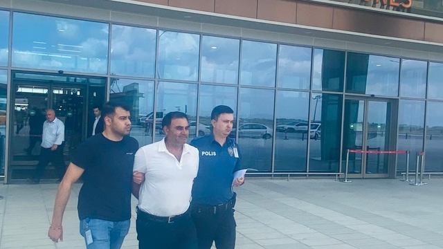 Interpol tarafından kırmızı bültenle aranan şüpheli Mersin'de yakalandı