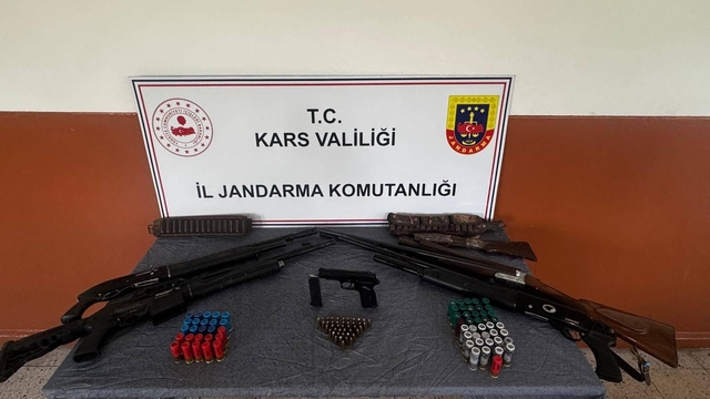Kars'ta silah kaçakçılığı operasyonunda 4 zanlı yakalandı
