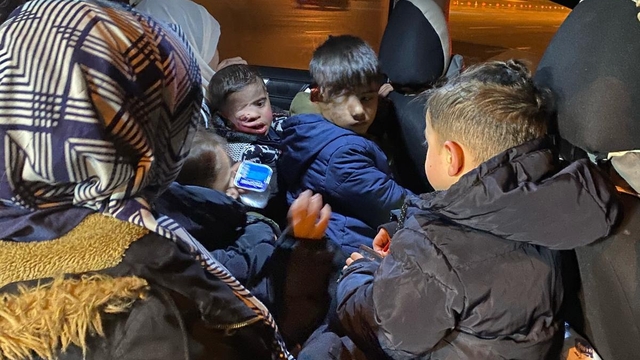 Bursa'da 13 kaçak gömen yakalandı, 1 organizatör tutuklandı