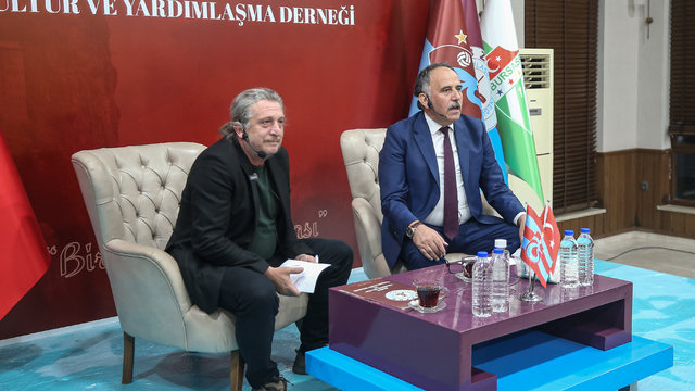 Futbol yorumcusu Erdal Hoş, Bursa'da "Memleket söyleşileri" programına katıldı