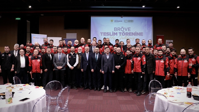 Samsun'da akredite olan İHH arama kurtarma ekibi için bröve takma töreni düzenlendi