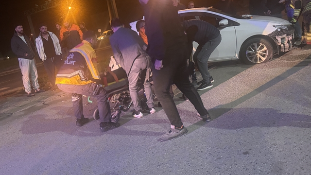 Düzce'de pikap ile çarpışan otomobildeki 2 kişi yaralandı