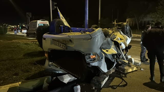 Adıyaman'da iki otomobilin çarpıştığı kazada 3 kişi yaralandı