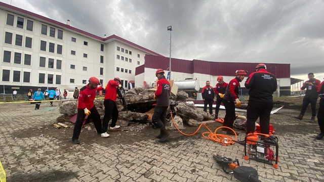 Hava saldırısı senaryosunda nefes kesen tatbikat