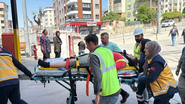 Gebze'de yüksekten düşen işçi yaralandı