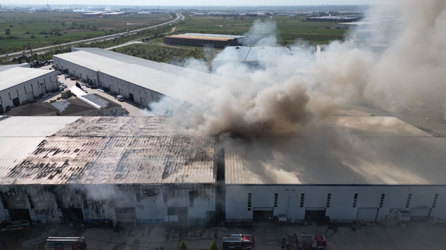 GÜNCELLEME - Tekirdağ'da kauçuk fabrikasında çıkan yangın kontrol altına alındı
