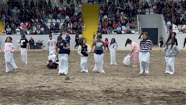 Antalya'da Tarım ve Seracılık Festivali'nde kadınlar kıyasıya yarıştı