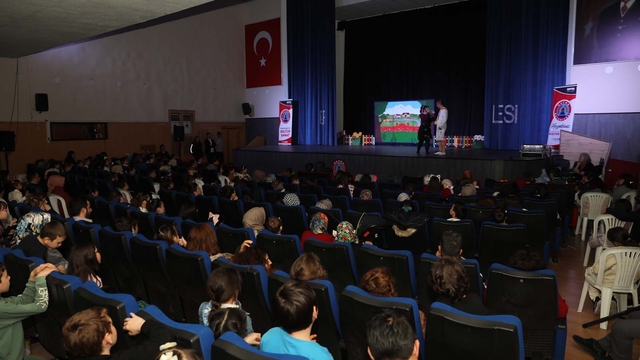 Samsun'da "Portakal Çocuk" tiyatrosu sahnelendi