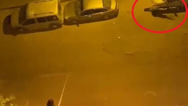 Diyarbakır'da 2 kişinin yaralandığı silahlı kavga kamerada