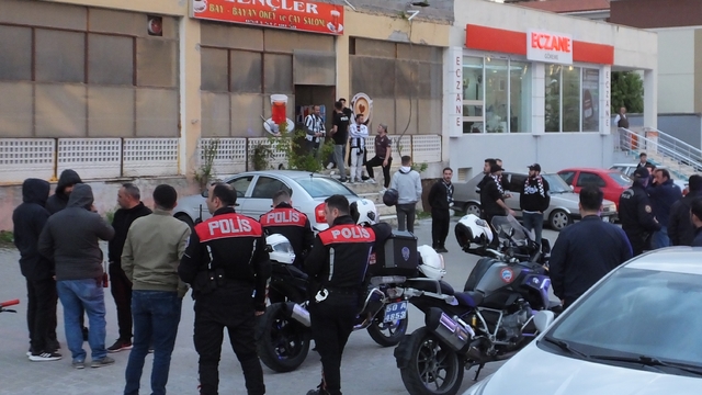 Nevşehir'de Fenerbahçe-Beşiktaş maçını izleyen taraftarlar arasında çıkan kavgada 3 kişi gözaltına alındı