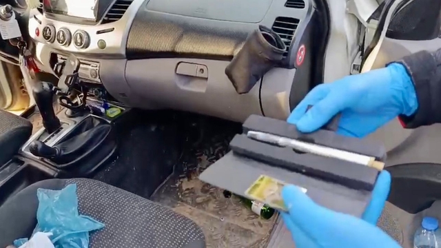 Mersin'de biri kalem görünümlü 3 ruhsatsız tabanca ele geçirildi