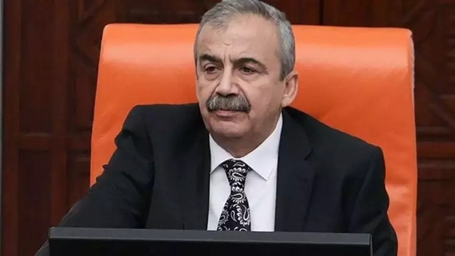 Sırrı Süreyya Önder'in ismi Diyarbakır'da caddeye verilecek
