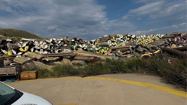 Aliağa Belediyesi gemi söküm bölgesinde tonlarca tehlikeli atığın etrafa saçıldığını açıkladı