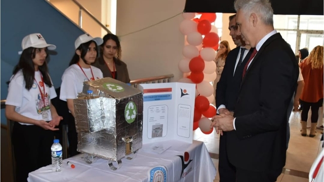 Yüksekova'da öğrenciler projelerini sergiledi