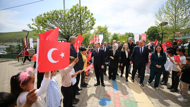 İçişleri Bakan Yardımcısı Aktaş, Bingöl'de ziyaretlerde bulundu: