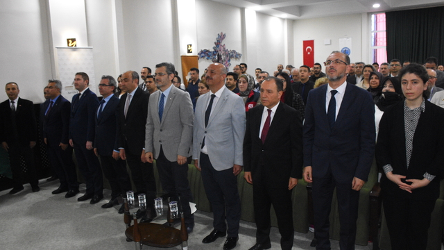 Afyonkarahisar'da "Dijital Bağımlılık ve Etkileri" paneli düzenlendi
